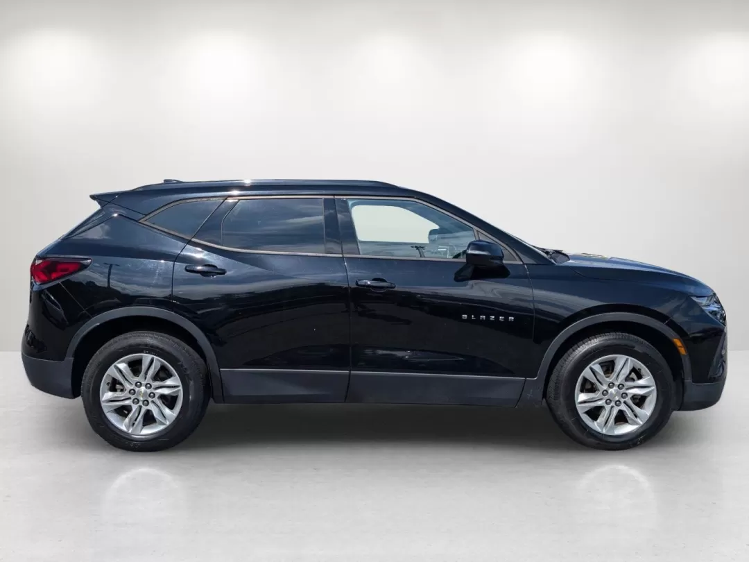 2020 /Jet Black Chevrolet Blazer LT (3GNKBDRS2LS) with an Other engine, located at 3959 U.S. 80 W, Phenix City, AL, 36870, (334) 297-4885, 32.469296, -85.135185 - **2020 Chevrolet Blazer LT - Your Perfect Family SUV Adventure Awaits!**<br /> <br /> Are you seeking a versatile vehicle that balances family needs with a dash of adventure? Look no further than this stunning 2020 Chevrolet Blazer LT, available now at Gils Auto in Phenix City, AL. Perfect for growi - Photo#4