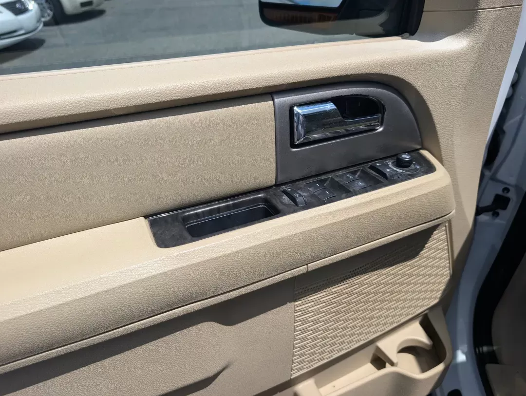 2017 Ford Expedition EL Limited (1FMJK1KT2HE) with an Other engine, located at 3959 U.S. 80 W, Phenix City, AL, 36870, (334) 297-4885, 32.469296, -85.135185 - **Experience Adventure Every Day with the 2017 Ford Expedition EL Limited! Available Now at Gils Auto in Phenix City, AL!**<br /> <br /> Are you searching for the perfect family SUV that combines style, comfort, and versatility? Look no further! The 2017 Ford Expedition EL Limited is designed for th - Photo#8