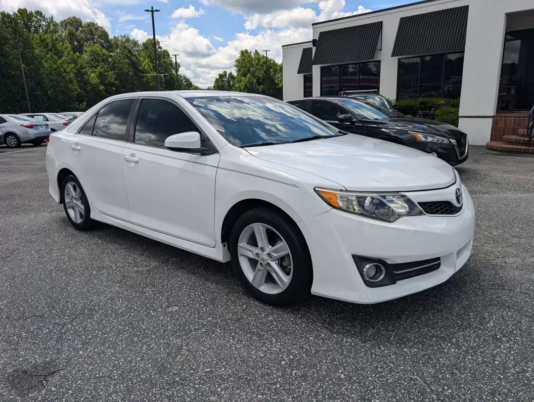 2012 Toyota Camry SE (4T1BF1FK9CU) with an Other engine, located at 3959 U.S. 80 W, Phenix City, AL, 36870, (334) 297-4885, 32.469296, -85.135185 - **Drive Your Dreams with This 2012 Toyota Camry SE Perfect for Your Daily Adventures!**<br /> <br /> Are you in the market for a dependable sedan that's as versatile as your lifestyle? Look no further than this stunning 2012 Toyota Camry SE, an ideal choice for budget-conscious buyers, commuters, a - Photo#2