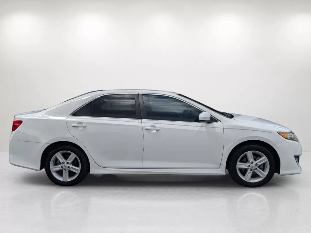 2012 Toyota Camry SE (4T1BF1FK9CU) with an Other engine, located at 7000 Northlake Connector, Columbus, GA, 31904, (706) 987-8085, 32.524975, -84.978134 - **Drive Your Dreams with This 2012 Toyota Camry SE Perfect for Your Daily Adventures!**<br /> <br /> Are you in the market for a dependable sedan that's as versatile as your lifestyle? Look no further than this stunning 2012 Toyota Camry SE, an ideal choice for budget-conscious buyers, commuters, a - Photo#3