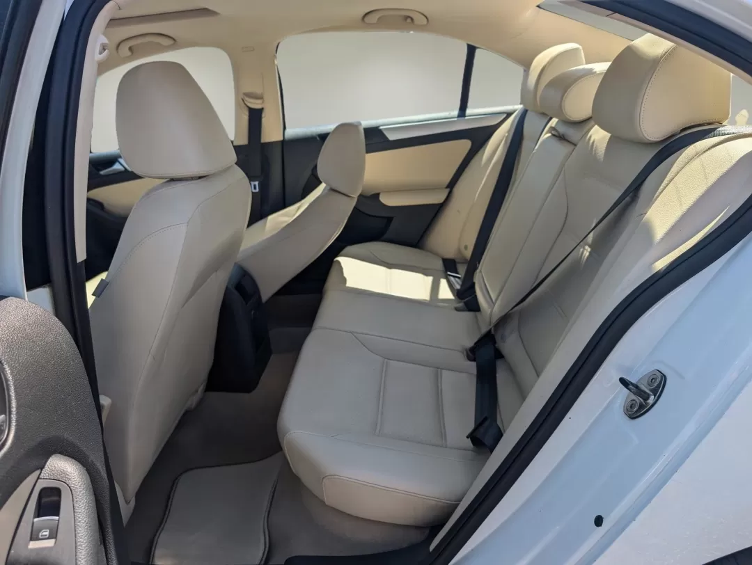 2014 Volkswagen Jetta SE w/Connectivity/Sunroof PZEV (3VWD17AJ2EM) with an Other engine, located at 521 Old Farm Lane Rd, Prattville, AL, 36066, (334) 325-1505, 32.482460, -86.416367 - 2014 Volkswagen Jetta SE w/Connectivity/Sunroof PZEV - Photo#10