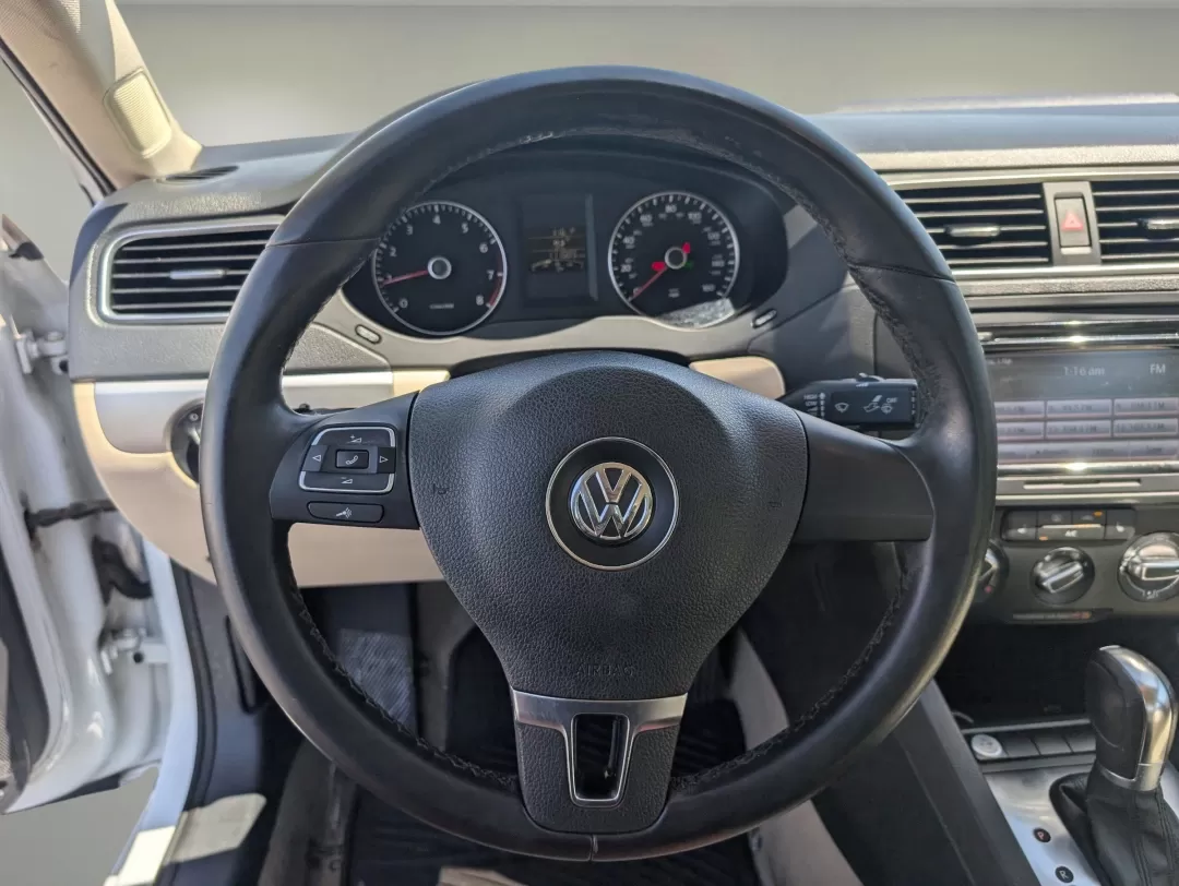 2014 Volkswagen Jetta SE w/Connectivity/Sunroof PZEV (3VWD17AJ2EM) with an Other engine, located at 521 Old Farm Lane Rd, Prattville, AL, 36066, (334) 325-1505, 32.482460, -86.416367 - 2014 Volkswagen Jetta SE w/Connectivity/Sunroof PZEV - Photo#12