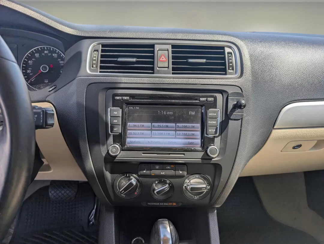 2014 Volkswagen Jetta SE w/Connectivity/Sunroof PZEV (3VWD17AJ2EM) with an Other engine, located at 521 Old Farm Lane Rd, Prattville, AL, 36066, (334) 325-1505, 32.482460, -86.416367 - 2014 Volkswagen Jetta SE w/Connectivity/Sunroof PZEV - Photo#15