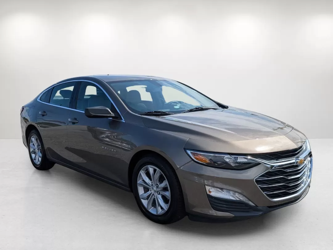 2020 /Dark Atmosphere/ Medium Ash Gray Chevrolet Malibu LT (1G1ZD5ST5LF) with an Other engine, located at 3959 U.S. 80 W, Phenix City, AL, 36870, (334) 297-4885, 32.469296, -85.135185 - ### Drive in Style and Comfort with This 2020 Chevrolet Malibu LT Perfect for Your Daily Commute!<br /> <br /> Are you on the lookout for a reliable sedan that's great for long commutes and weekend adventures? Look no further! Gils Auto in Phenix City, AL, is thrilled to present this stunning 2020 - Photo#3
