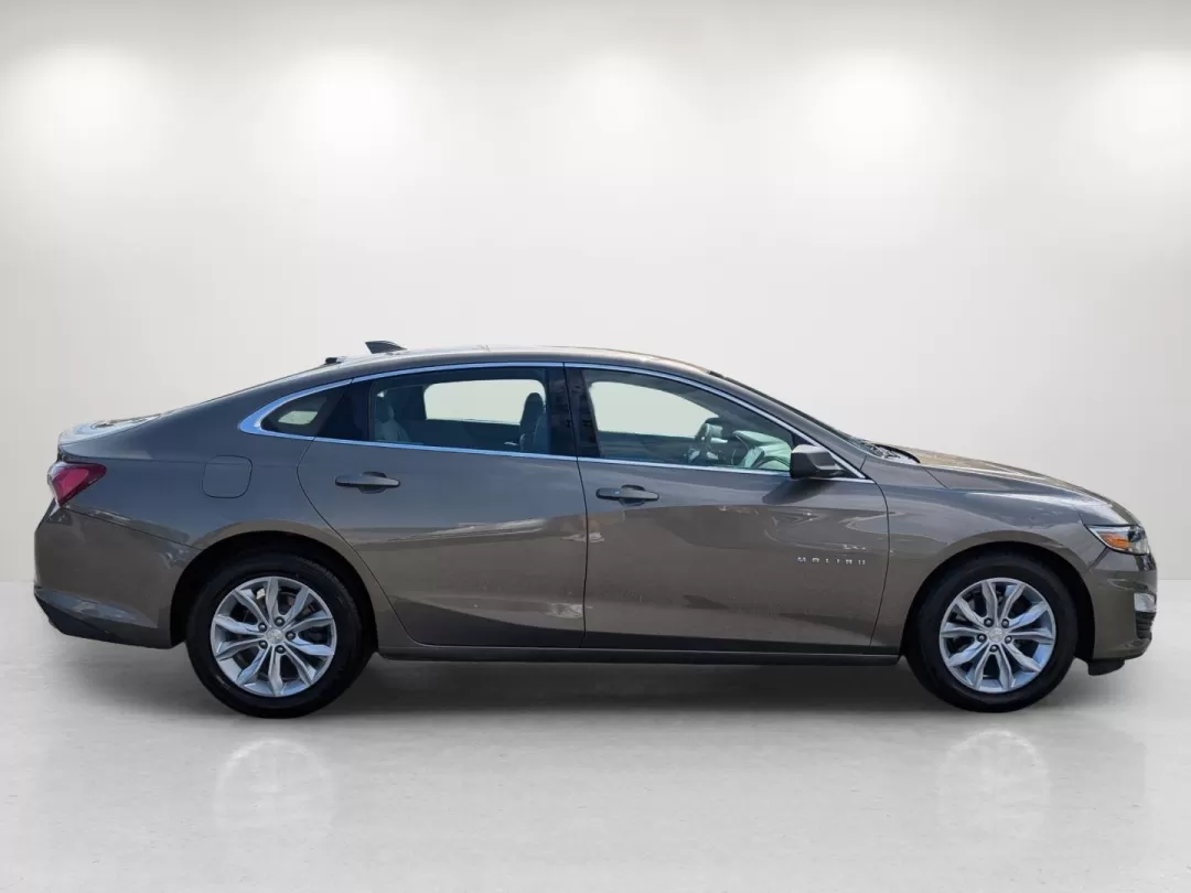 2020 /Dark Atmosphere/ Medium Ash Gray Chevrolet Malibu LT (1G1ZD5ST5LF) with an Other engine, located at 3959 U.S. 80 W, Phenix City, AL, 36870, (334) 297-4885, 32.469296, -85.135185 - ### Drive in Style and Comfort with This 2020 Chevrolet Malibu LT Perfect for Your Daily Commute!<br /> <br /> Are you on the lookout for a reliable sedan that's great for long commutes and weekend adventures? Look no further! Gils Auto in Phenix City, AL, is thrilled to present this stunning 2020 - Photo#4