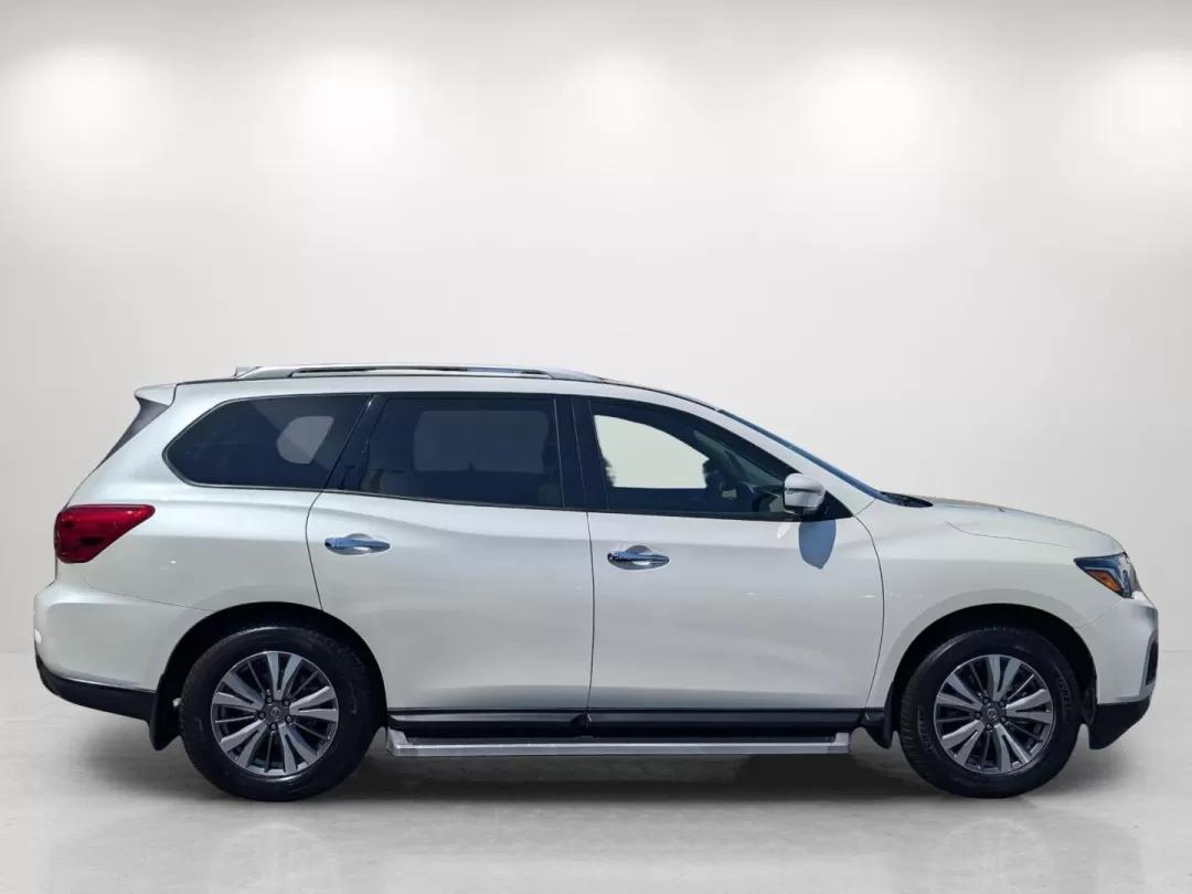 2019 /Almond Nissan Pathfinder SL (5N1DR2MN1KC) with an Other engine, located at 3959 U.S. 80 W, Phenix City, AL, 36870, (334) 297-4885, 32.469296, -85.135185 - **Discover Your Next Adventure with the 2019 Nissan Pathfinder SL at Gils Auto in Phenix City, AL!**<br /> <br /> Are you ready to elevate your family's travel experience? The 2019 Nissan Pathfinder SL is the perfect companion for family road trips, weekend adventures, or daily commutes. With spacio - Photo#4
