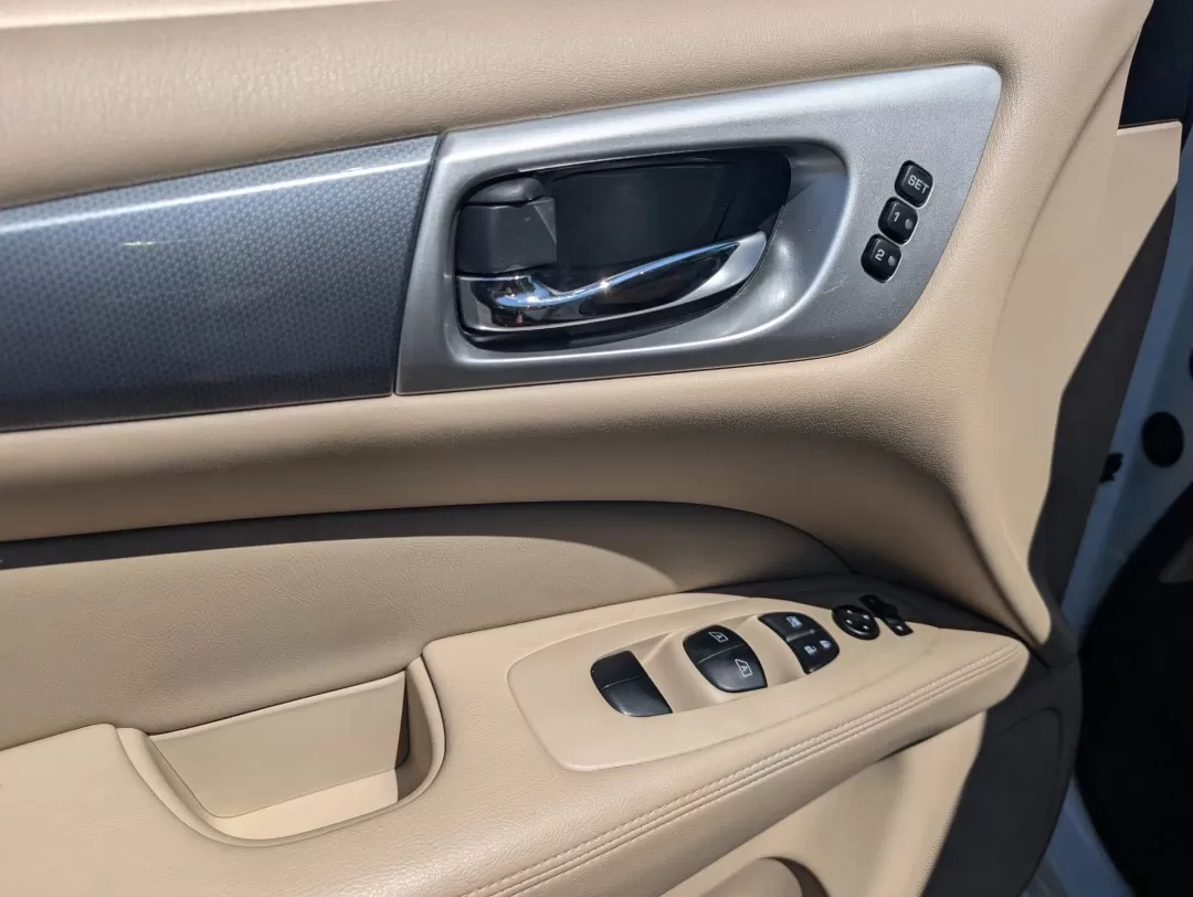 2019 /Almond Nissan Pathfinder SL (5N1DR2MN1KC) with an Other engine, located at 3959 U.S. 80 W, Phenix City, AL, 36870, (334) 297-4885, 32.469296, -85.135185 - **Discover Your Next Adventure with the 2019 Nissan Pathfinder SL at Gils Auto in Phenix City, AL!**<br /> <br /> Are you ready to elevate your family's travel experience? The 2019 Nissan Pathfinder SL is the perfect companion for family road trips, weekend adventures, or daily commutes. With spacio - Photo#9