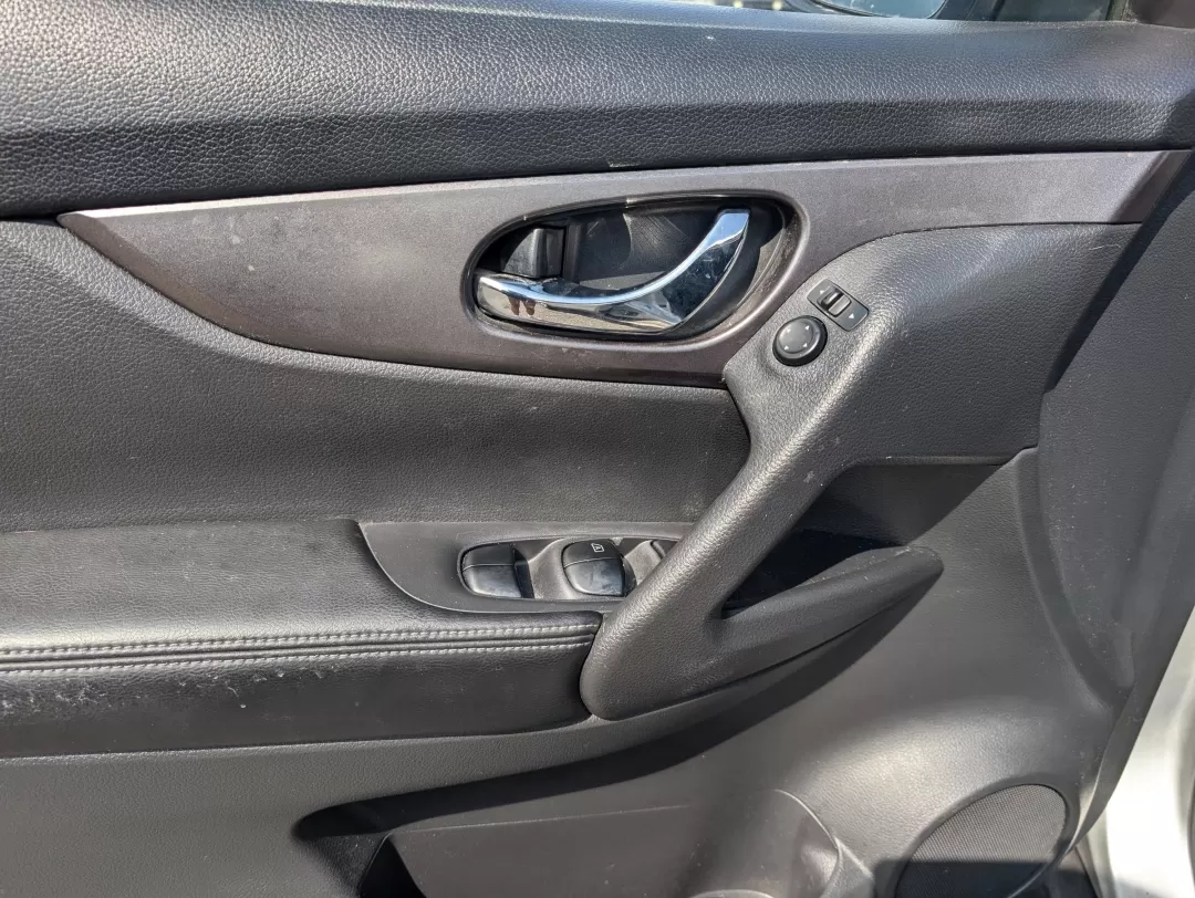 2015 /Charcoal Nissan Rogue SV (KNMAT2MV9FP) with an Other engine, located at 3959 U.S. 80 W, Phenix City, AL, 36870, (334) 297-4885, 32.469296, -85.135185 - ### Experience Adventure in Comfort: 2015 Nissan Rogue SV AWD at Gils Auto in Phenix City, AL<br /> <br /> Are you on the hunt for a versatile and reliable SUV that fits seamlessly into your lifestyle? Look no further than this stunning 2015 Nissan Rogue SV AWD, available now at Gils Auto in Phenix - Photo#8