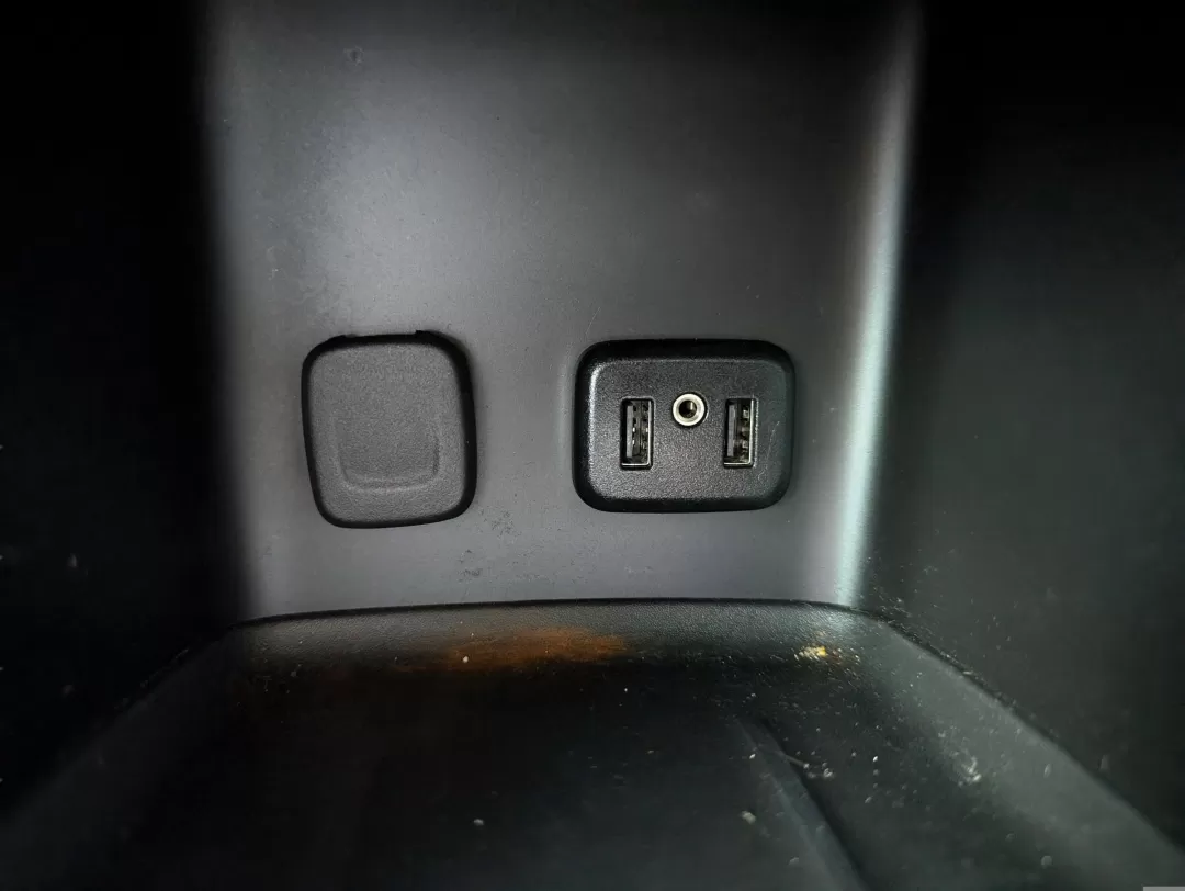 2019 /Cocoa/ Light Ash Gray GMC Acadia SLT (1GKKNMLS2KZ) with an Other engine, located at 3959 U.S. 80 W, Phenix City, AL, 36870, (334) 297-4885, 32.469296, -85.135185 - Experience the perfect blend of style, space, and performance with the 2019 GMC Acadia SLT, now available at Gils Auto in Phenix City, AL. This Sport Utility Vehicle (SUV) isn't just a vehicle; it's a lifestyle upgrade, making it ideal for growing families, weekend adventurers, or anyone seeking a r - Photo#13
