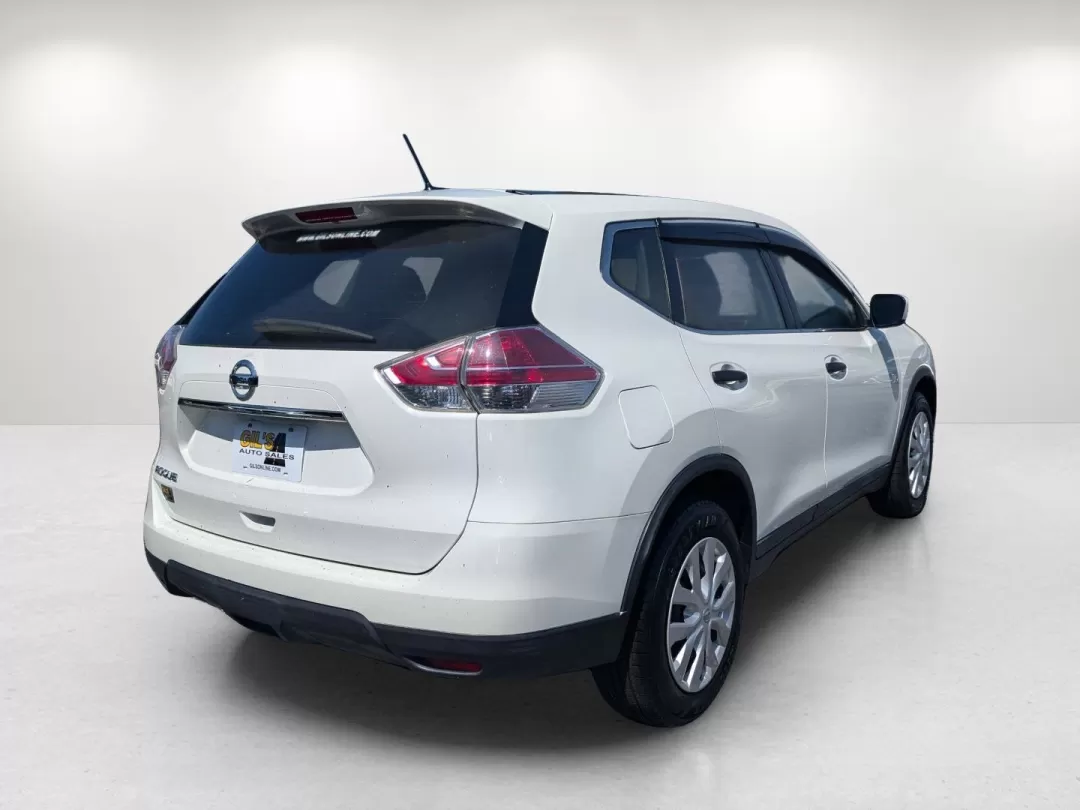 2016 Nissan Rogue S (5N1AT2MT6GC) with an Other engine, located at 521 Old Farm Lane Rd, Prattville, AL, 36066, (334) 325-1505, 32.482460, -86.416367 - **Discover Your Next Adventure with the 2016 Nissan Rogue at Gils Auto!**<br /> <br /> Are you a growing family looking for the perfect SUV to accommodate your active lifestyle? Or perhaps you're a commuter who values comfort and reliability on long drives? Look no further than this 2016 Nissan Rogu - Photo#4