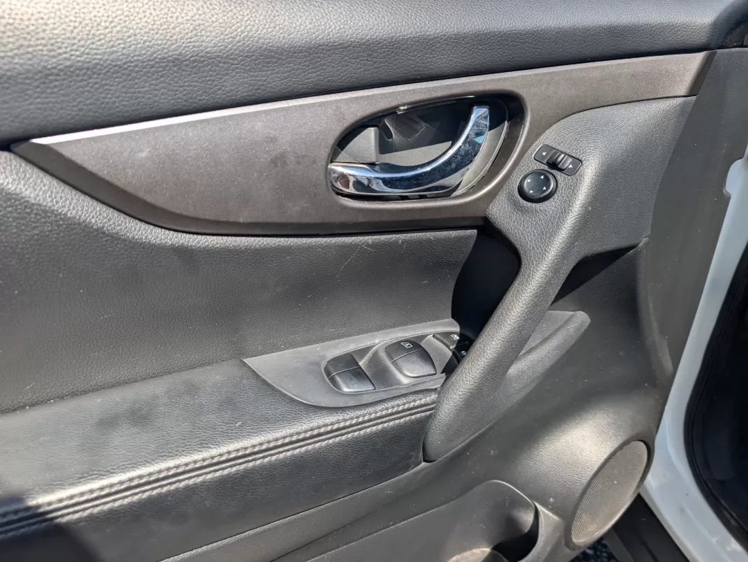 2016 Nissan Rogue S (5N1AT2MT6GC) with an Other engine, located at 521 Old Farm Lane Rd, Prattville, AL, 36066, (334) 325-1505, 32.482460, -86.416367 - **Discover Your Next Adventure with the 2016 Nissan Rogue at Gils Auto!**<br /> <br /> Are you a growing family looking for the perfect SUV to accommodate your active lifestyle? Or perhaps you're a commuter who values comfort and reliability on long drives? Look no further than this 2016 Nissan Rogu - Photo#8