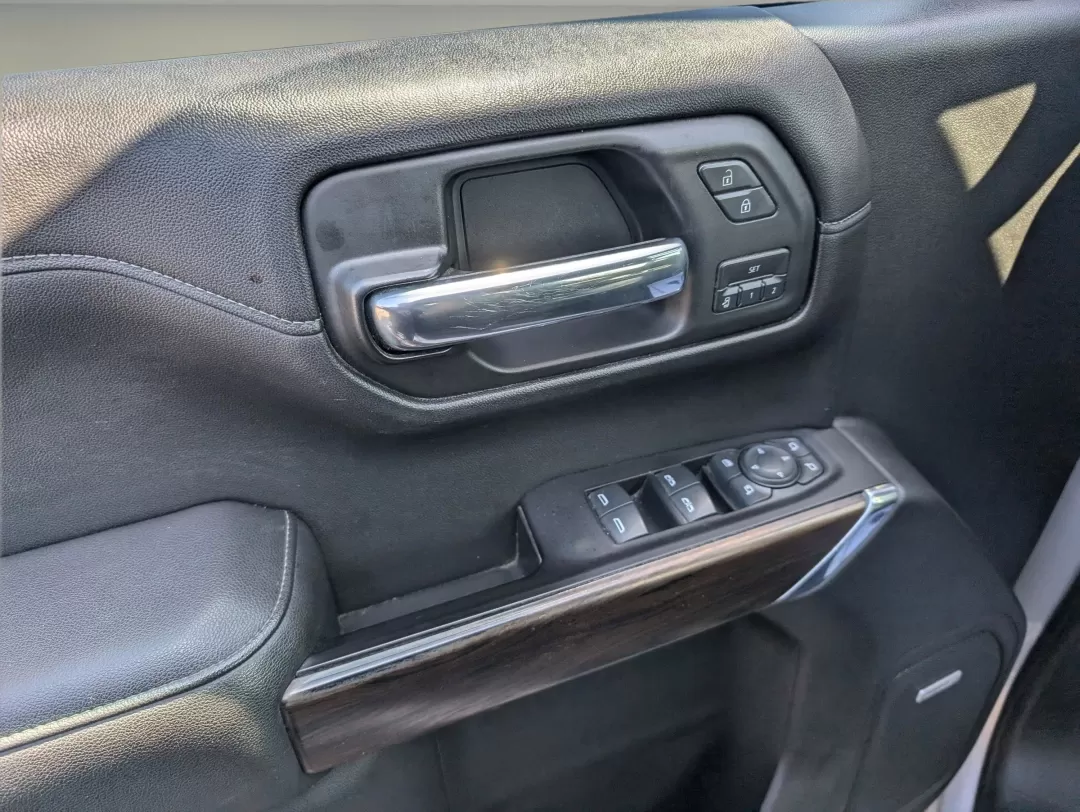 2019 /Jet Black GMC Sierra 1500 SLT (3GTU9DED8KG) with an Other engine, located at 5115 14th Ave., Columbus, GA, 31904, (706) 323-0345, 32.511494, -84.971046 - **Unleash Adventure with the 2019 GMC Sierra 1500 SLT Your Perfect Companion for Every Journey!**<br /> <br /> Are you ready to elevate your driving experience? The 2019 GMC Sierra 1500 SLT is more than just a vehicle; it's an invitation to adventure, ideal for those who crave the open road and the - Photo#8