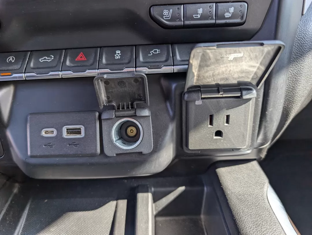 2019 /Jet Black GMC Sierra 1500 SLT (3GTU9DED8KG) with an Other engine, located at 5115 14th Ave., Columbus, GA, 31904, (706) 323-0345, 32.511494, -84.971046 - **Unleash Adventure with the 2019 GMC Sierra 1500 SLT Your Perfect Companion for Every Journey!**<br /> <br /> Are you ready to elevate your driving experience? The 2019 GMC Sierra 1500 SLT is more than just a vehicle; it's an invitation to adventure, ideal for those who crave the open road and the - Photo#12