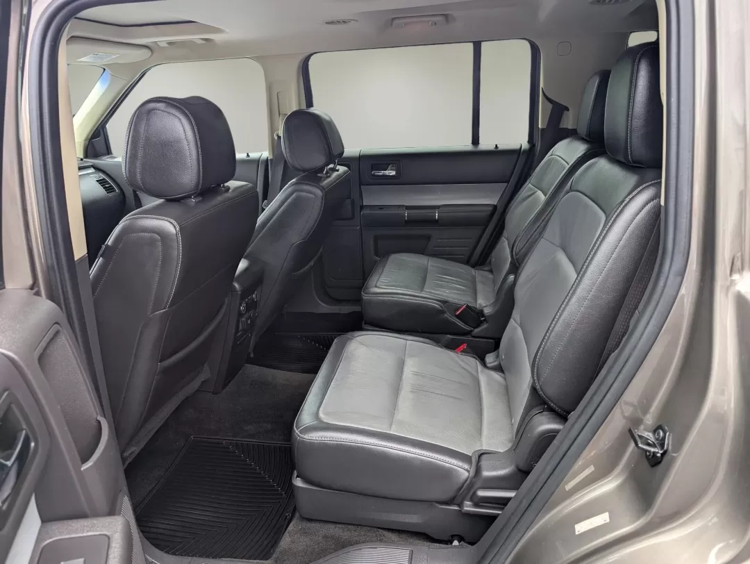 2013 Ford Flex Limited (2FMHK6D8XDB) with an Other engine, located at 3959 U.S. 80 W, Phenix City, AL, 36870, (334) 297-4885, 32.469296, -85.135185 - Embark on unforgettable journeys with the 2013 Ford Flex Limited, now available at Gils Auto in Prattville, AL. This versatile crossover is not just a vehicle; it's the perfect companion for growing families, weekend adventurers, and anyone seeking a reliable ride for long commutes. With its spaciou - Photo#10