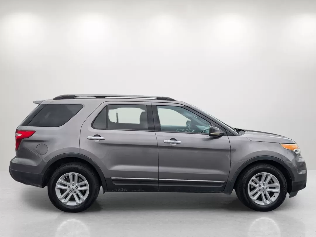 2012 Ford Explorer XLT (1FMHK7D81CG) with an Other engine, located at 3959 U.S. 80 W, Phenix City, AL, 36870, (334) 297-4885, 32.469296, -85.135185 - **Adventure Awaits with the 2012 Ford Explorer XLT Perfect for Family Road Trips!**<br /> <br /> At Gils Auto in Phenix City, AL, we understand that your vehicle is more than just a mode of transportation; it's a key part of your lifestyle. Whether you're planning a weekend getaway with the family - Photo#4