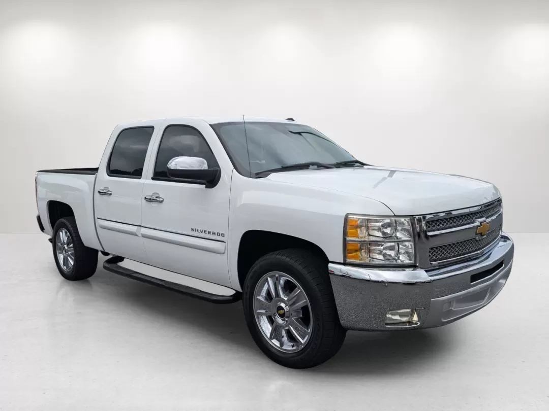 2012 /Ebony Chevrolet Silverado 1500 LT (3GCPCSE03CG) with an Other engine, located at 3959 U.S. 80 W, Phenix City, AL, 36870, (334) 297-4885, 32.469296, -85.135185 - **Unleash Your Adventurous Spirit with the 2012 Chevrolet Silverado 1500 LT!** <br /> <br /> Are you searching for a reliable and powerful pickup truck that can effortlessly handle both your daily commute and weekend adventures? Look no further than this stunning 2012 Chevrolet Silverado 1500 LT, av - Photo#3