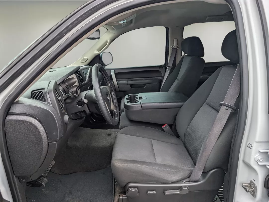 2012 /Ebony Chevrolet Silverado 1500 LT (3GCPCSE03CG) with an Other engine, located at 3959 U.S. 80 W, Phenix City, AL, 36870, (334) 297-4885, 32.469296, -85.135185 - **Unleash Your Adventurous Spirit with the 2012 Chevrolet Silverado 1500 LT!** <br /> <br /> Are you searching for a reliable and powerful pickup truck that can effortlessly handle both your daily commute and weekend adventures? Look no further than this stunning 2012 Chevrolet Silverado 1500 LT, av - Photo#10