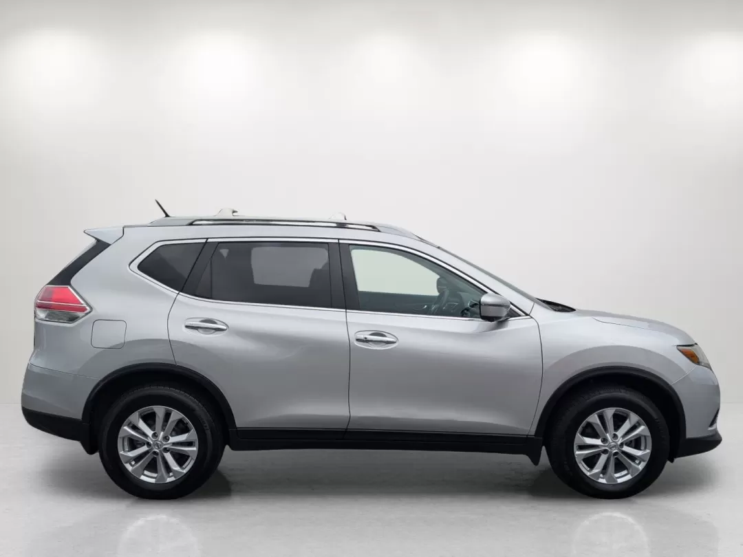 2016 /Charcoal Nissan Rogue SV (5N1AT2MV7GC) with an Other engine, located at 3959 U.S. 80 W, Phenix City, AL, 36870, (334) 297-4885, 32.469296, -85.135185 - **Discover Adventure in the 2016 Nissan Rogue SV at Gils Auto - Your Buy Here Pay Here Destination in Phenix City!**<br /> <br /> Are you ready to elevate your lifestyle with a vehicle that effortlessly accommodates your family's needs, weekend adventures, or long commutes? The 2016 Nissan Rogue SV, - Photo#4