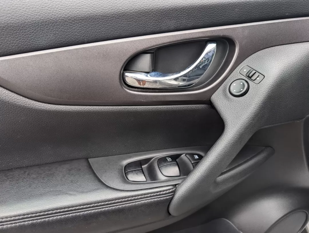 2016 /Charcoal Nissan Rogue SV (5N1AT2MV7GC) with an Other engine, located at 3959 U.S. 80 W, Phenix City, AL, 36870, (334) 297-4885, 32.469296, -85.135185 - **Discover Adventure in the 2016 Nissan Rogue SV at Gils Auto - Your Buy Here Pay Here Destination in Phenix City!**<br /> <br /> Are you ready to elevate your lifestyle with a vehicle that effortlessly accommodates your family's needs, weekend adventures, or long commutes? The 2016 Nissan Rogue SV, - Photo#9