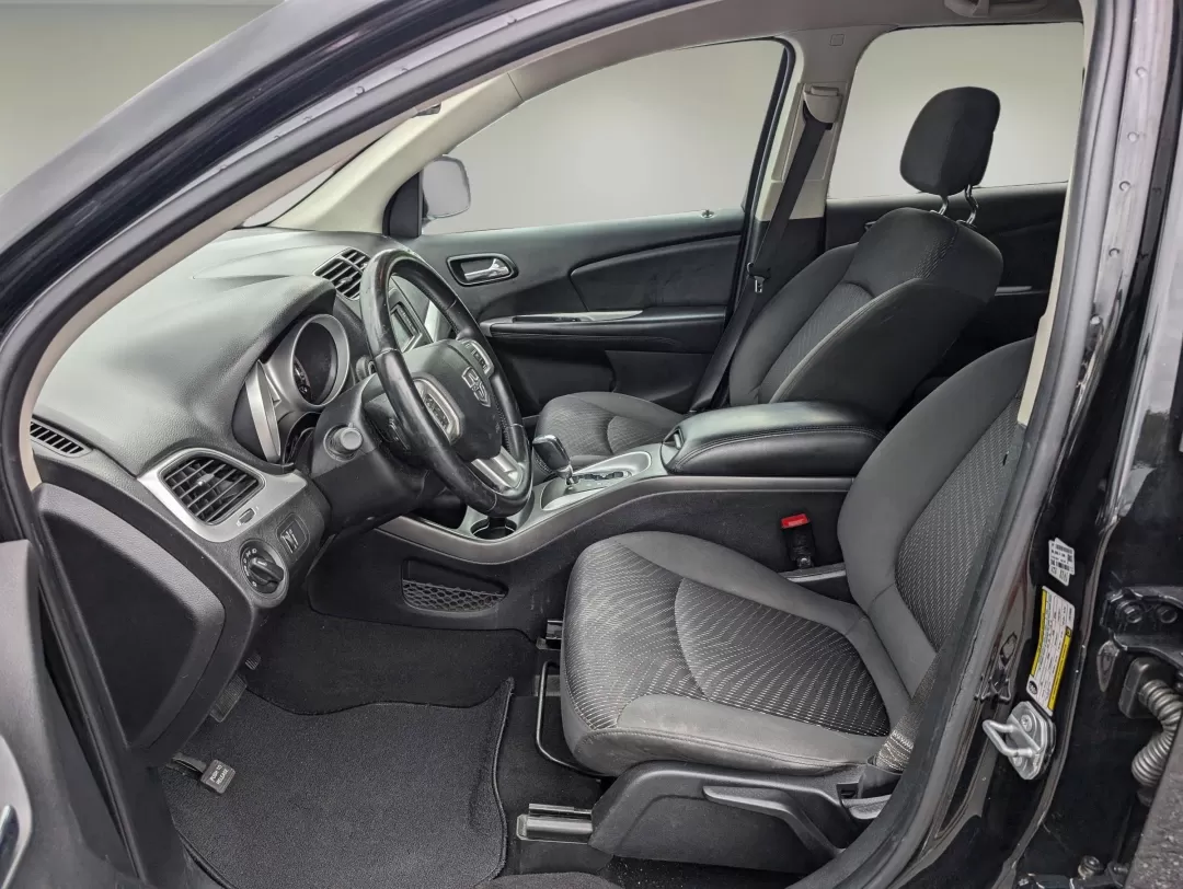 2018 /Black Dodge Journey SE (3C4PDCAB7JT) with an Other engine, located at 3959 U.S. 80 W, Phenix City, AL, 36870, (334) 297-4885, 32.469296, -85.135185 - Are you ready to elevate your family road trips or weekend adventures? Look no further than this stunning 2018 Dodge Journey SE, the perfect SUV for active lifestyles and growing families! With seats for up to seven and ample cargo space, this vehicle effortlessly blends comfort and versatility, mak - Photo#10