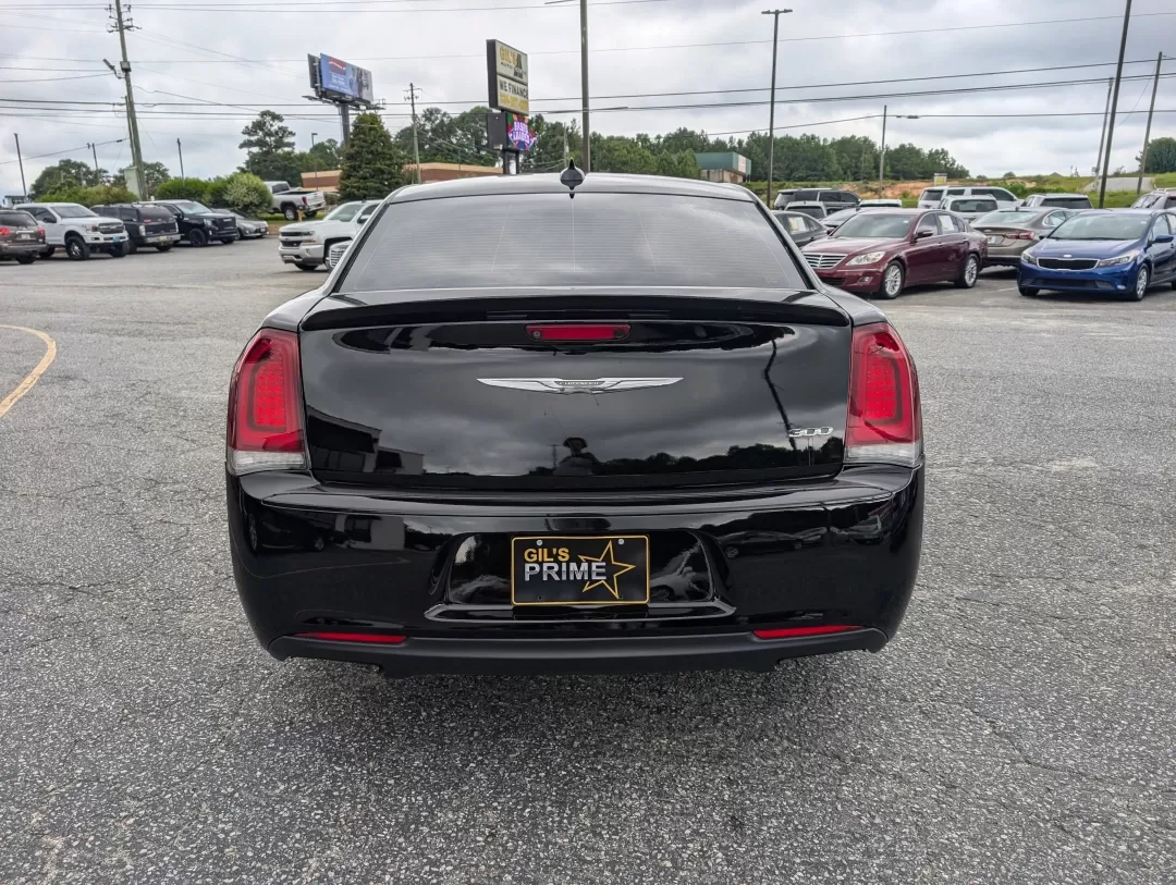 2019 /Black Chrysler 300 Touring (2C3CCAAG8KH) with an Other engine, located at 3959 U.S. 80 W, Phenix City, AL, 36870, (334) 297-4885, 32.469296, -85.135185 - **Unleash Your Driving Experience with the 2019 Chrysler 300 Touring at Gils Auto Your Trusted Buy Here Pay Here Dealership in Phenix City, AL!**<br /> <br /> Are you looking for a vehicle that combines comfort, style, and performance? The 2019 Chrysler 300 Touring is the perfect companion for thos - Photo#5