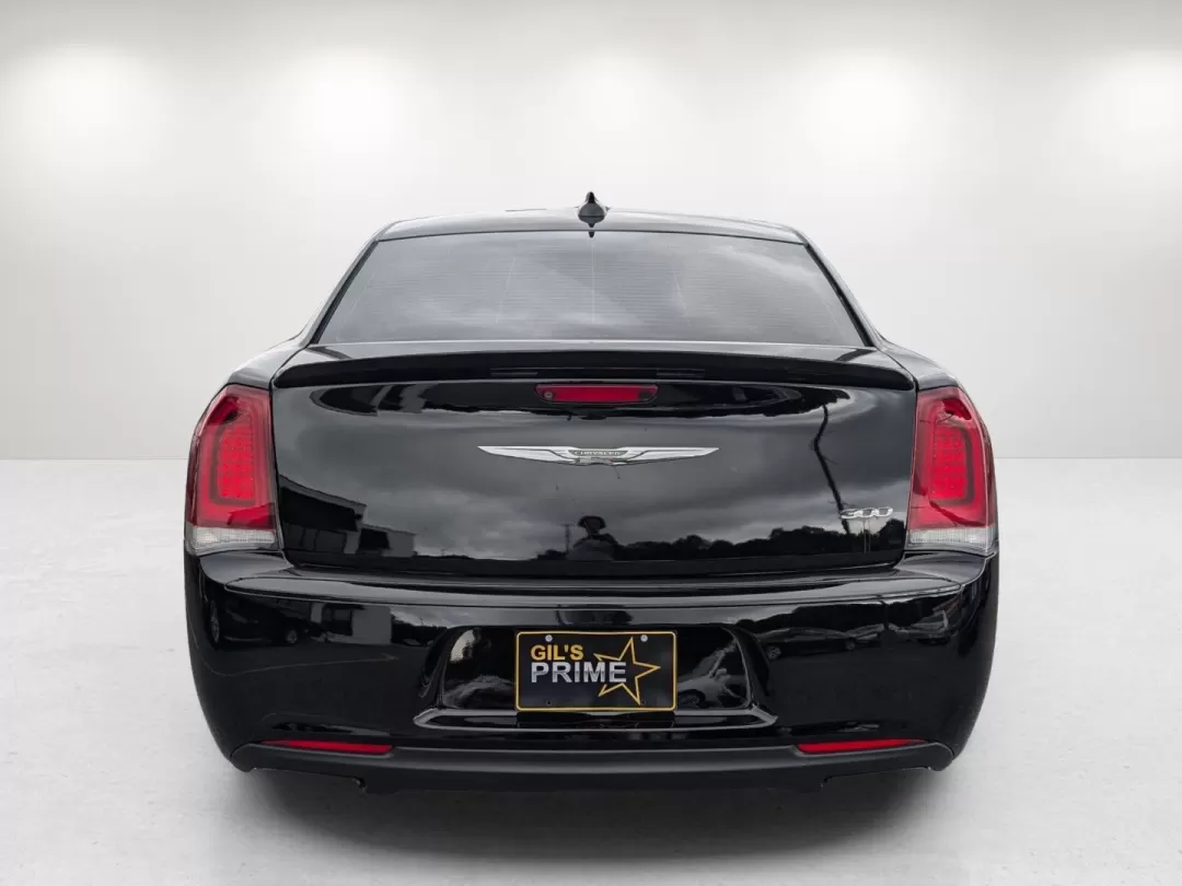 2019 /Black Chrysler 300 Touring (2C3CCAAG8KH) with an Other engine, located at 3959 U.S. 80 W, Phenix City, AL, 36870, (334) 297-4885, 32.469296, -85.135185 - **Unleash Your Driving Experience with the 2019 Chrysler 300 Touring at Gils Auto Your Trusted Buy Here Pay Here Dealership in Phenix City, AL!**<br /> <br /> Are you looking for a vehicle that combines comfort, style, and performance? The 2019 Chrysler 300 Touring is the perfect companion for thos - Photo#6