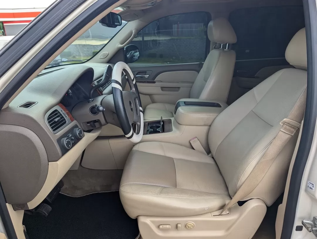 2013 /Light Cashmere/Dark Cashmere Chevrolet Suburban LTZ (1GNSKKE72DR) with an Other engine, located at 3959 U.S. 80 W, Phenix City, AL, 36870, (334) 297-4885, 32.469296, -85.135185 - ### Ready for Adventure: 2013 Chevrolet Suburban LTZ at Gils Auto - Phenix City<br /> <br /> Are you on the hunt for a reliable SUV that can effortlessly support your family's lifestyle, whether it's road trips to the beach or weekend getaways to the mountains? Look no further than this stunning **2 - Photo#9