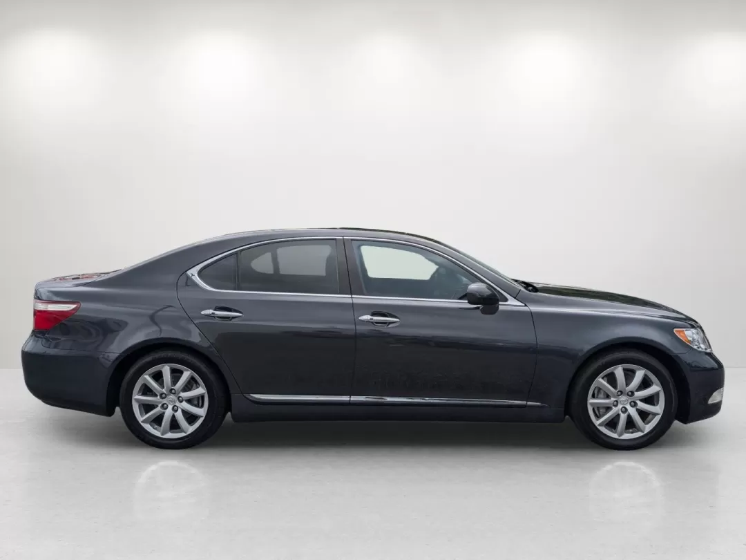2009 Lexus LS 460 (JTHBL46F895) with an Other engine, located at 3959 U.S. 80 W, Phenix City, AL, 36870, (334) 297-4885, 32.469296, -85.135185 - **Discover Unmatched Luxury and Reliability: 2009 Lexus LS 460 at Gils Auto** <br /> <br /> Are you searching for a vehicle that combines luxury, performance, and reliability, perfect for both your daily commute and weekend getaways? Look no further! The stunning 2009 Lexus LS 460, available at Gil - Photo#4