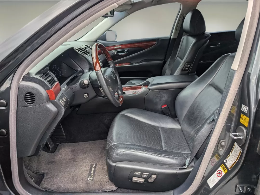 2009 Lexus LS 460 (JTHBL46F895) with an Other engine, located at 3959 U.S. 80 W, Phenix City, AL, 36870, (334) 297-4885, 32.469296, -85.135185 - **Discover Unmatched Luxury and Reliability: 2009 Lexus LS 460 at Gils Auto** <br /> <br /> Are you searching for a vehicle that combines luxury, performance, and reliability, perfect for both your daily commute and weekend getaways? Look no further! The stunning 2009 Lexus LS 460, available at Gil - Photo#10