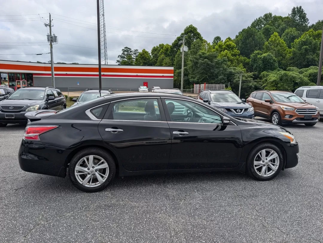 2014 /Charcoal Nissan Altima 2.5 SV (1N4AL3AP1EC) with an Other engine, located at 3959 U.S. 80 W, Phenix City, AL, 36870, (334) 297-4885, 32.469296, -85.135185 - **Discover Your Perfect Commuter Companion: 2014 Nissan Altima 2.5 SV at Gils Auto**<br /> <br /> Are you searching for a reliable vehicle that accommodates your busy lifestyle without breaking the bank? Look no further! The 2014 Nissan Altima 2.5 SV is the ideal choice for commuters, families, or a - Photo#3