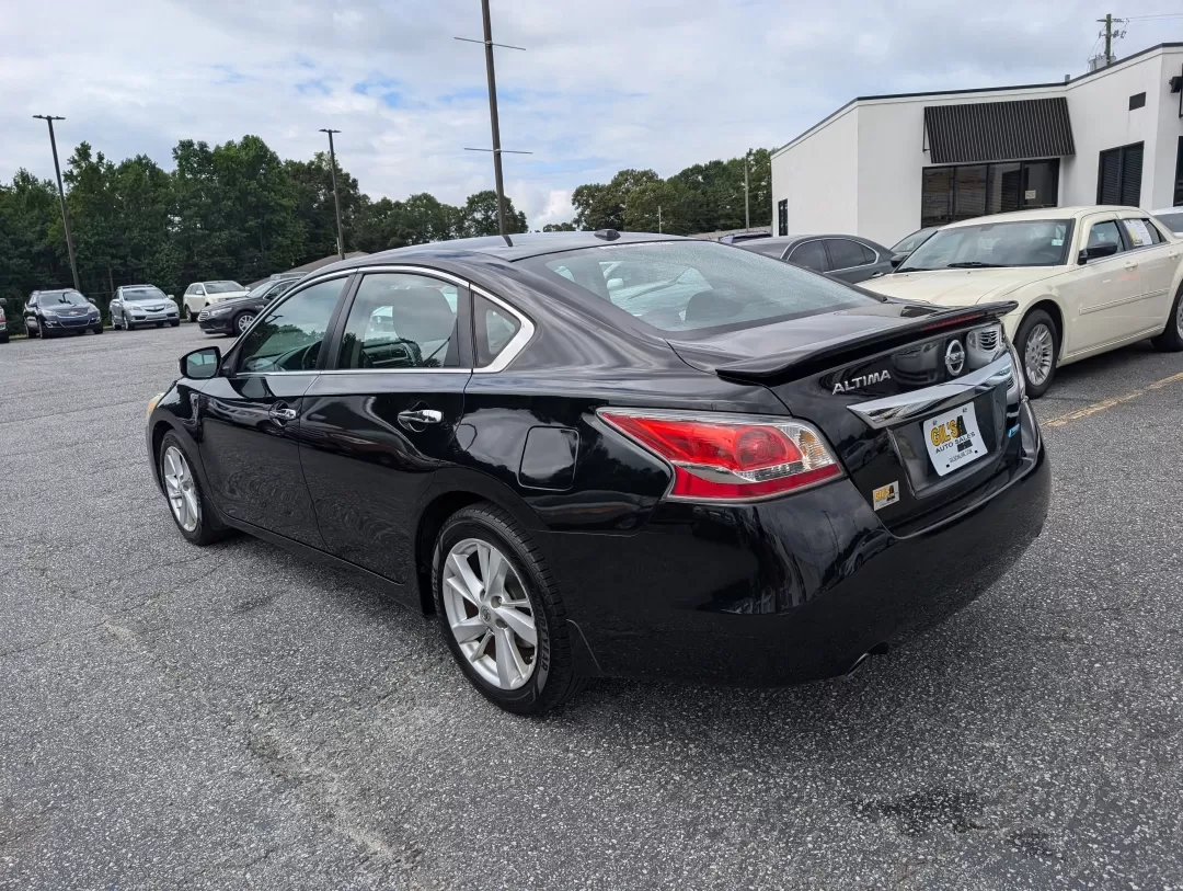 2014 /Charcoal Nissan Altima 2.5 SV (1N4AL3AP1EC) with an Other engine, located at 3959 U.S. 80 W, Phenix City, AL, 36870, (334) 297-4885, 32.469296, -85.135185 - **Discover Your Perfect Commuter Companion: 2014 Nissan Altima 2.5 SV at Gils Auto**<br /> <br /> Are you searching for a reliable vehicle that accommodates your busy lifestyle without breaking the bank? Look no further! The 2014 Nissan Altima 2.5 SV is the ideal choice for commuters, families, or a - Photo#6