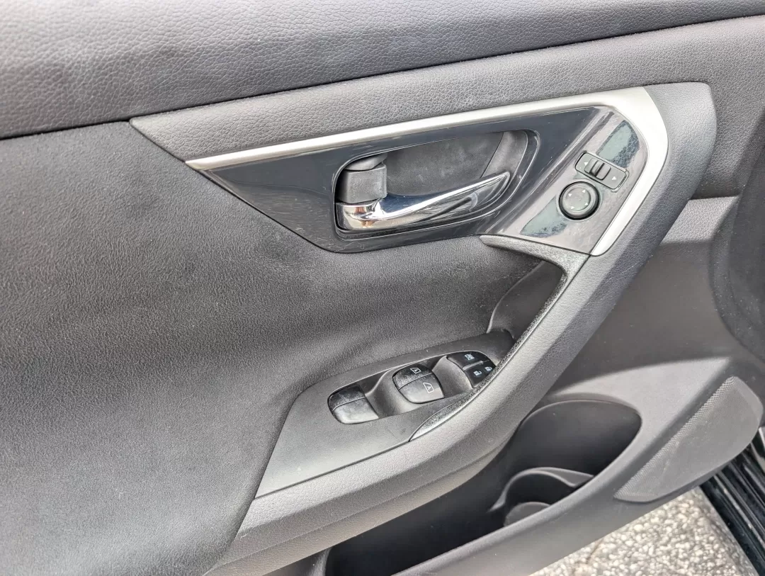 2014 /Charcoal Nissan Altima 2.5 SV (1N4AL3AP1EC) with an Other engine, located at 3959 U.S. 80 W, Phenix City, AL, 36870, (334) 297-4885, 32.469296, -85.135185 - **Discover Your Perfect Commuter Companion: 2014 Nissan Altima 2.5 SV at Gils Auto**<br /> <br /> Are you searching for a reliable vehicle that accommodates your busy lifestyle without breaking the bank? Look no further! The 2014 Nissan Altima 2.5 SV is the ideal choice for commuters, families, or a - Photo#8
