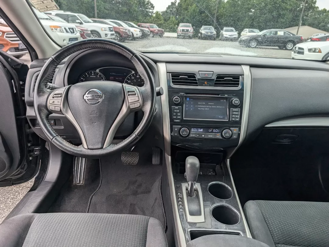 2014 /Charcoal Nissan Altima 2.5 SV (1N4AL3AP1EC) with an Other engine, located at 3959 U.S. 80 W, Phenix City, AL, 36870, (334) 297-4885, 32.469296, -85.135185 - **Discover Your Perfect Commuter Companion: 2014 Nissan Altima 2.5 SV at Gils Auto**<br /> <br /> Are you searching for a reliable vehicle that accommodates your busy lifestyle without breaking the bank? Look no further! The 2014 Nissan Altima 2.5 SV is the ideal choice for commuters, families, or a - Photo#11