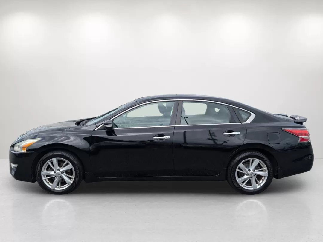 2014 /Charcoal Nissan Altima 2.5 SV (1N4AL3AP1EC) with an Other engine, located at 1430 Gateway Drive, Opelika, AL, 36801, (334) 239-0944, 32.637871, -85.409790 - **Discover Your Perfect Commuter Companion: 2014 Nissan Altima 2.5 SV at Gils Auto**<br /> <br /> Are you searching for a reliable vehicle that accommodates your busy lifestyle without breaking the bank? Look no further! The 2014 Nissan Altima 2.5 SV is the ideal choice for commuters, families, or a - Photo#7