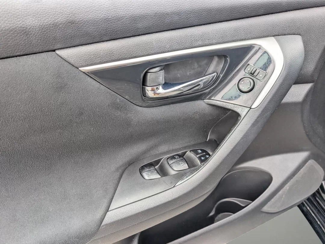 2014 /Charcoal Nissan Altima 2.5 SV (1N4AL3AP1EC) with an Other engine, located at 1430 Gateway Drive, Opelika, AL, 36801, (334) 239-0944, 32.637871, -85.409790 - **Discover Your Perfect Commuter Companion: 2014 Nissan Altima 2.5 SV at Gils Auto**<br /> <br /> Are you searching for a reliable vehicle that accommodates your busy lifestyle without breaking the bank? Look no further! The 2014 Nissan Altima 2.5 SV is the ideal choice for commuters, families, or a - Photo#8