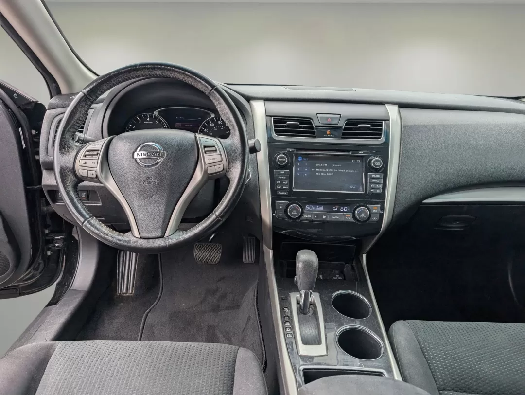 2014 /Charcoal Nissan Altima 2.5 SV (1N4AL3AP1EC) with an Other engine, located at 1430 Gateway Drive, Opelika, AL, 36801, (334) 239-0944, 32.637871, -85.409790 - **Discover Your Perfect Commuter Companion: 2014 Nissan Altima 2.5 SV at Gils Auto**<br /> <br /> Are you searching for a reliable vehicle that accommodates your busy lifestyle without breaking the bank? Look no further! The 2014 Nissan Altima 2.5 SV is the ideal choice for commuters, families, or a - Photo#11