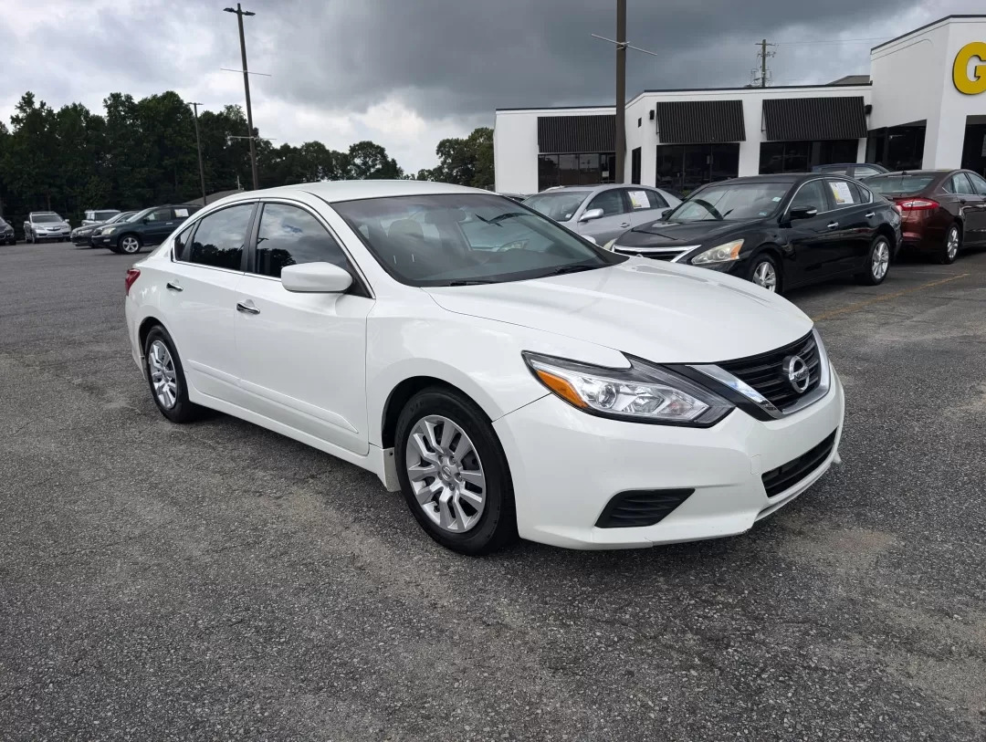 2016 /Charcoal Nissan Altima 2.5 S (1N4AL3AP3GC) with an Other engine, located at 3959 U.S. 80 W, Phenix City, AL, 36870, (334) 297-4885, 32.469296, -85.135185 - **Discover Your Perfect Commuter Companion: 2016 Nissan Altima 2.5 S at Gils Auto**<br /> <br /> Are you in search of a reliable, stylish, and efficient vehicle for your daily commute or family excursions? Look no further than this 2016 Nissan Altima 2.5 S available at Gils Auto in Phenix City, AL. - Photo#2