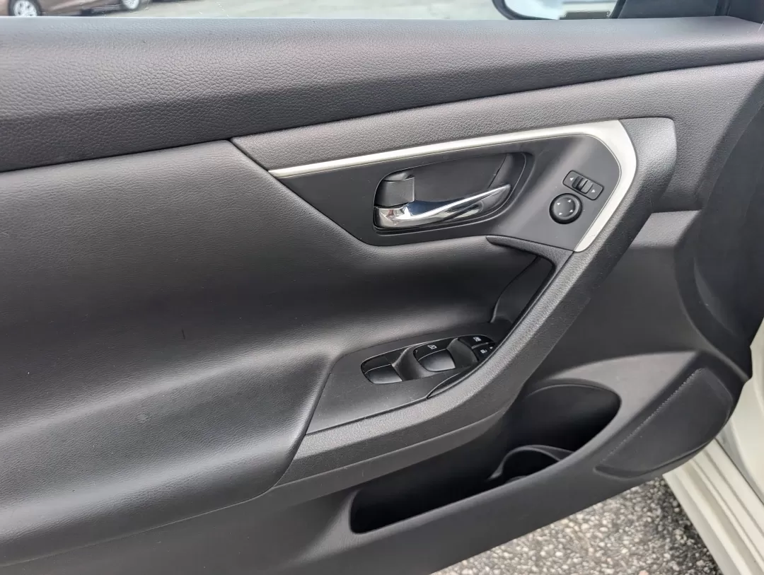 2016 /Charcoal Nissan Altima 2.5 S (1N4AL3AP3GC) with an Other engine, located at 3959 U.S. 80 W, Phenix City, AL, 36870, (334) 297-4885, 32.469296, -85.135185 - **Discover Your Perfect Commuter Companion: 2016 Nissan Altima 2.5 S at Gils Auto**<br /> <br /> Are you in search of a reliable, stylish, and efficient vehicle for your daily commute or family excursions? Look no further than this 2016 Nissan Altima 2.5 S available at Gils Auto in Phenix City, AL. - Photo#8
