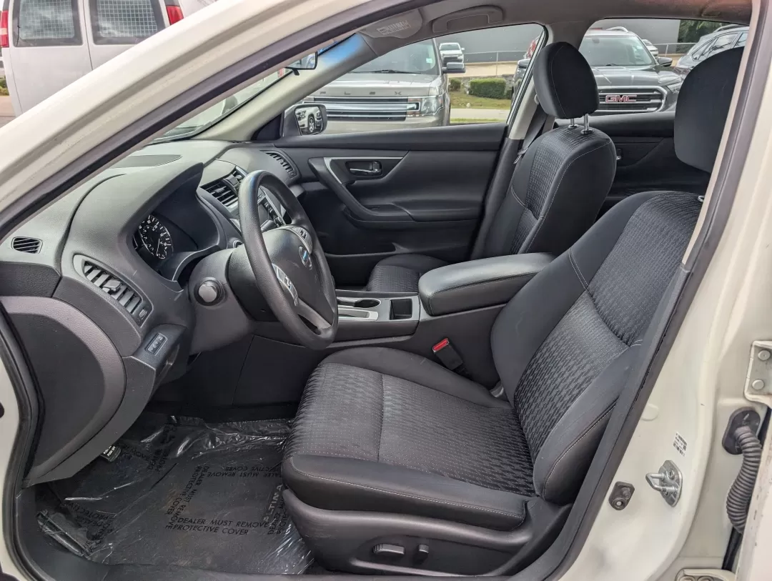 2016 /Charcoal Nissan Altima 2.5 S (1N4AL3AP3GC) with an Other engine, located at 3959 U.S. 80 W, Phenix City, AL, 36870, (334) 297-4885, 32.469296, -85.135185 - **Discover Your Perfect Commuter Companion: 2016 Nissan Altima 2.5 S at Gils Auto**<br /> <br /> Are you in search of a reliable, stylish, and efficient vehicle for your daily commute or family excursions? Look no further than this 2016 Nissan Altima 2.5 S available at Gils Auto in Phenix City, AL. - Photo#9