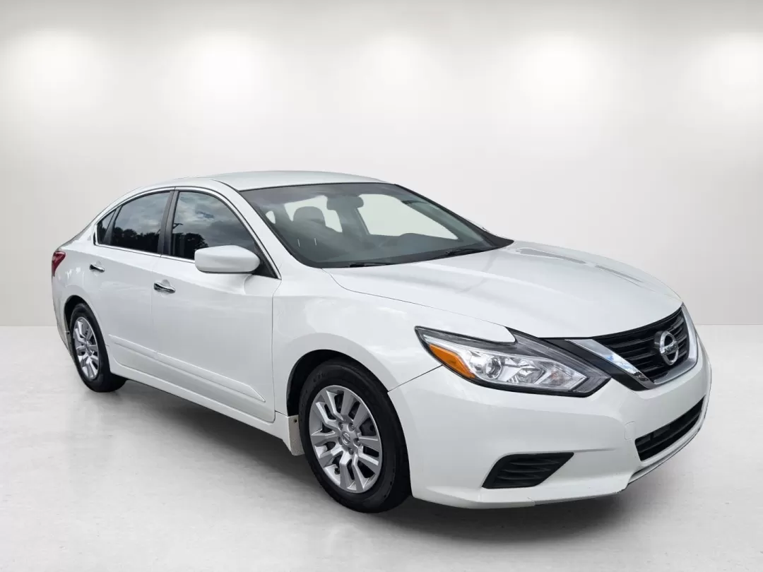 2016 /Charcoal Nissan Altima 2.5 S (1N4AL3AP3GC) with an Other engine, located at 7000 Northlake Connector, Columbus, GA, 31904, (706) 987-8085, 32.524975, -84.978134 - **Discover Your Perfect Commuter Companion: 2016 Nissan Altima 2.5 S at Gils Auto**<br /> <br /> Are you in search of a reliable, stylish, and efficient vehicle for your daily commute or family excursions? Look no further than this 2016 Nissan Altima 2.5 S available at Gils Auto in Phenix City, AL. - Photo#2