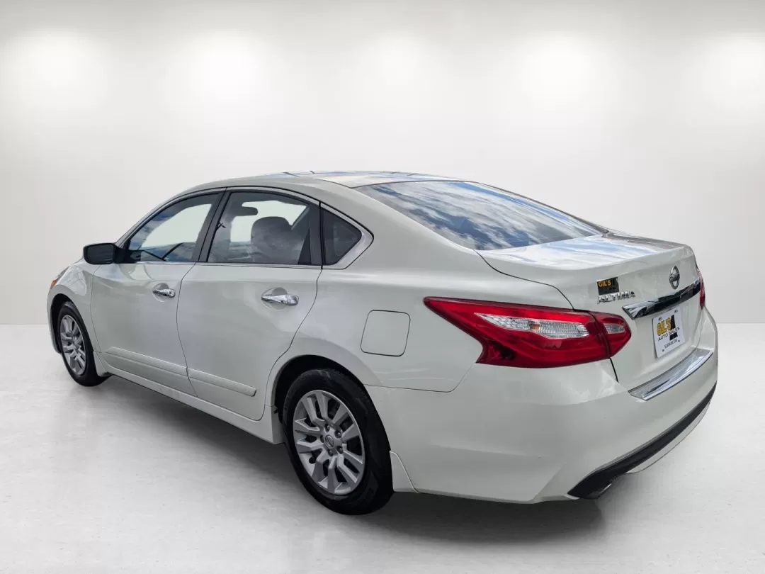 2016 /Charcoal Nissan Altima 2.5 S (1N4AL3AP3GC) with an Other engine, located at 7000 Northlake Connector, Columbus, GA, 31904, (706) 987-8085, 32.524975, -84.978134 - **Discover Your Perfect Commuter Companion: 2016 Nissan Altima 2.5 S at Gils Auto**<br /> <br /> Are you in search of a reliable, stylish, and efficient vehicle for your daily commute or family excursions? Look no further than this 2016 Nissan Altima 2.5 S available at Gils Auto in Phenix City, AL. - Photo#6