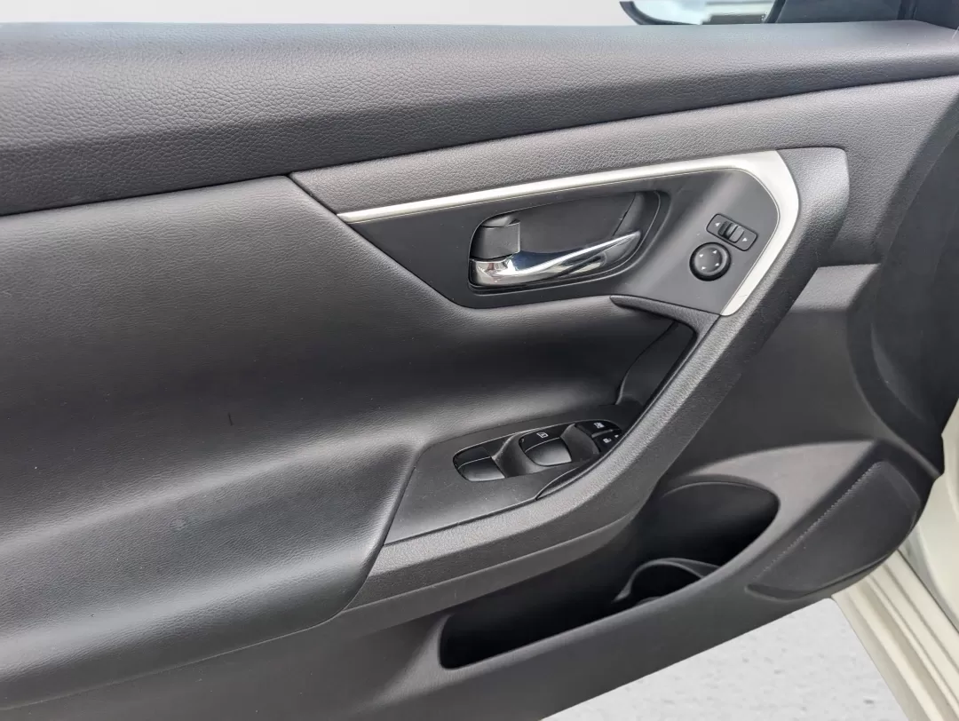 2016 /Charcoal Nissan Altima 2.5 S (1N4AL3AP3GC) with an Other engine, located at 7000 Northlake Connector, Columbus, GA, 31904, (706) 987-8085, 32.524975, -84.978134 - **Discover Your Perfect Commuter Companion: 2016 Nissan Altima 2.5 S at Gils Auto**<br /> <br /> Are you in search of a reliable, stylish, and efficient vehicle for your daily commute or family excursions? Look no further than this 2016 Nissan Altima 2.5 S available at Gils Auto in Phenix City, AL. - Photo#8
