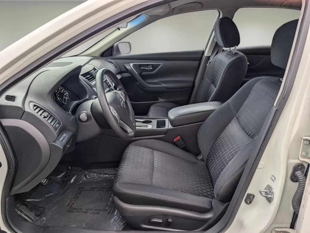 2016 /Charcoal Nissan Altima 2.5 S (1N4AL3AP3GC) with an Other engine, located at 7000 Northlake Connector, Columbus, GA, 31904, (706) 987-8085, 32.524975, -84.978134 - **Discover Your Perfect Commuter Companion: 2016 Nissan Altima 2.5 S at Gils Auto**<br /> <br /> Are you in search of a reliable, stylish, and efficient vehicle for your daily commute or family excursions? Look no further than this 2016 Nissan Altima 2.5 S available at Gils Auto in Phenix City, AL. - Photo#9