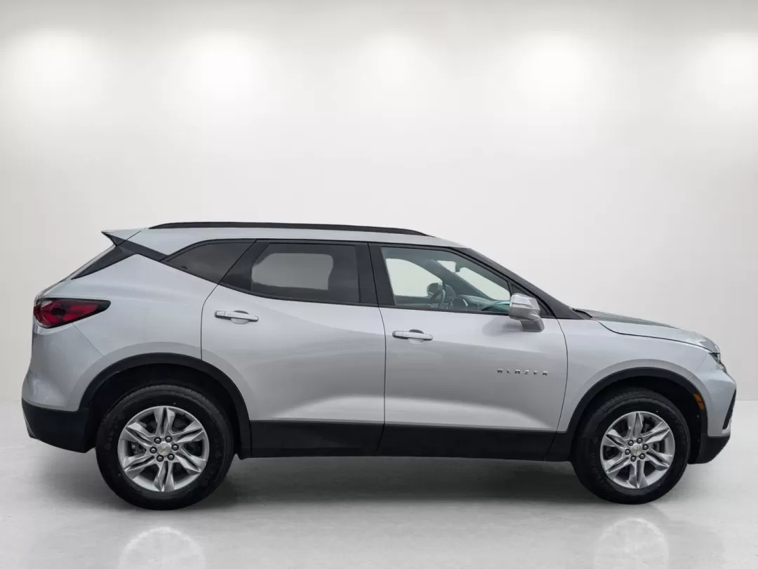 2020 /Jet Black Chevrolet Blazer LT (3GNKBBRA7LS) with an Other engine, located at 3959 U.S. 80 W, Phenix City, AL, 36870, (334) 297-4885, 32.469296, -85.135185 - **Discover Your Next Adventure with the 2020 Chevrolet Blazer LT at Gils Auto!**<br /> <br /> Are you in the market for a versatile and stylish SUV that caters to your family's needs, weekend adventures, or daily commutes? Look no further than the stunning 2020 Chevrolet Blazer LT, available now at - Photo#3