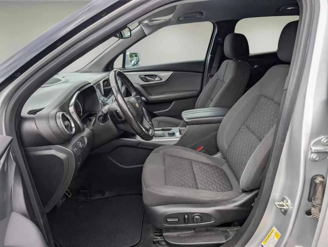 2020 /Jet Black Chevrolet Blazer LT (3GNKBBRA7LS) with an Other engine, located at 3959 U.S. 80 W, Phenix City, AL, 36870, (334) 297-4885, 32.469296, -85.135185 - **Discover Your Next Adventure with the 2020 Chevrolet Blazer LT at Gils Auto!**<br /> <br /> Are you in the market for a versatile and stylish SUV that caters to your family's needs, weekend adventures, or daily commutes? Look no further than the stunning 2020 Chevrolet Blazer LT, available now at - Photo#9