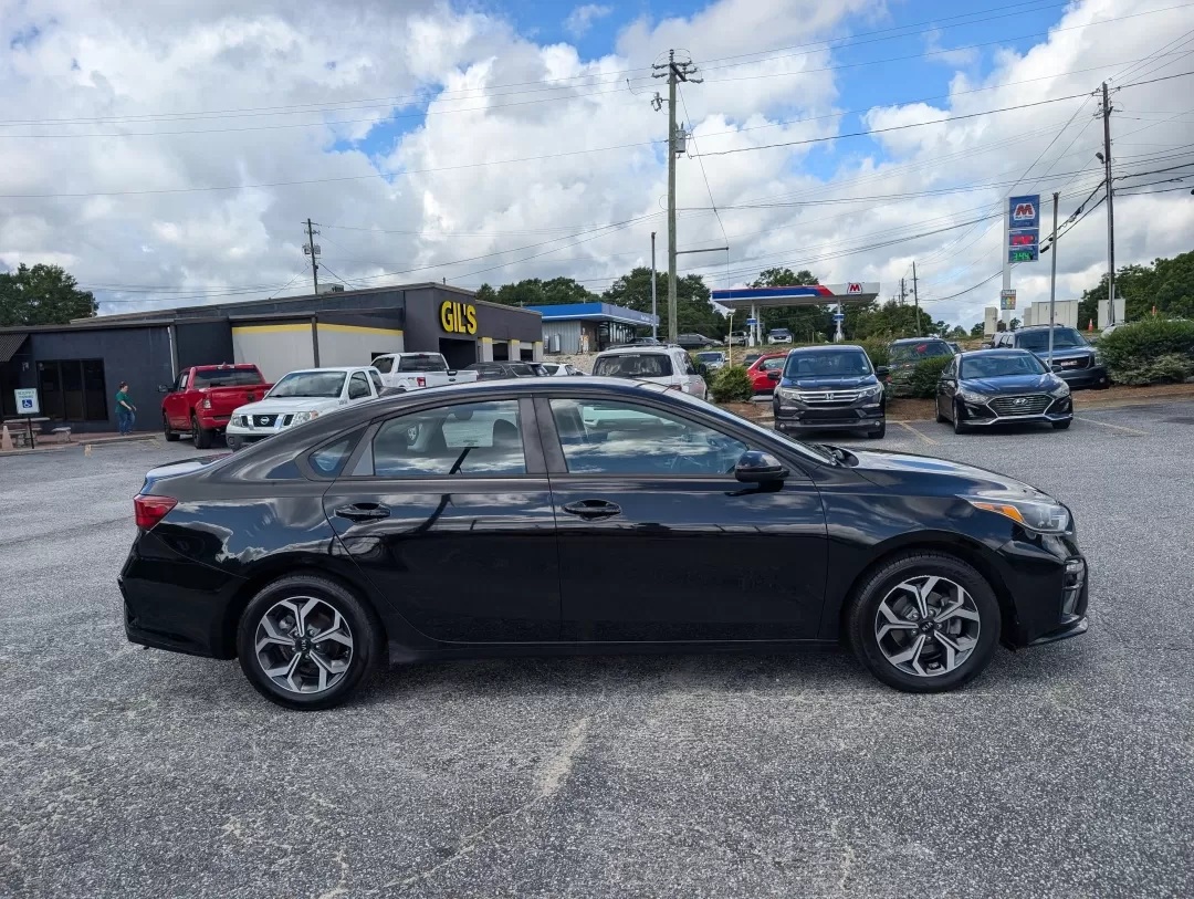 2019 /Black Kia Forte LXS (3KPF24AD2KE) with an Other engine, located at 3959 U.S. 80 W, Phenix City, AL, 36870, (334) 297-4885, 32.469296, -85.135185 - **Discover Your Next Adventure in the 2019 Kia Forte at Gils Auto Phenix City, AL!**<br /> <br /> Are you ready to elevate your daily commute or embark on weekend adventures? The 2019 Kia Forte LXS is the perfect sedan that combines style, efficiency, and modern features, making it ideal for budget - Photo#3
