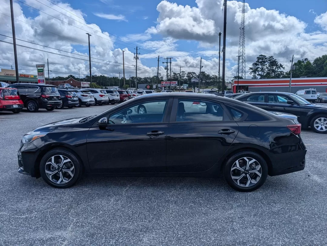 2019 /Black Kia Forte LXS (3KPF24AD2KE) with an Other engine, located at 3959 U.S. 80 W, Phenix City, AL, 36870, (334) 297-4885, 32.469296, -85.135185 - **Discover Your Next Adventure in the 2019 Kia Forte at Gils Auto Phenix City, AL!**<br /> <br /> Are you ready to elevate your daily commute or embark on weekend adventures? The 2019 Kia Forte LXS is the perfect sedan that combines style, efficiency, and modern features, making it ideal for budget - Photo#7