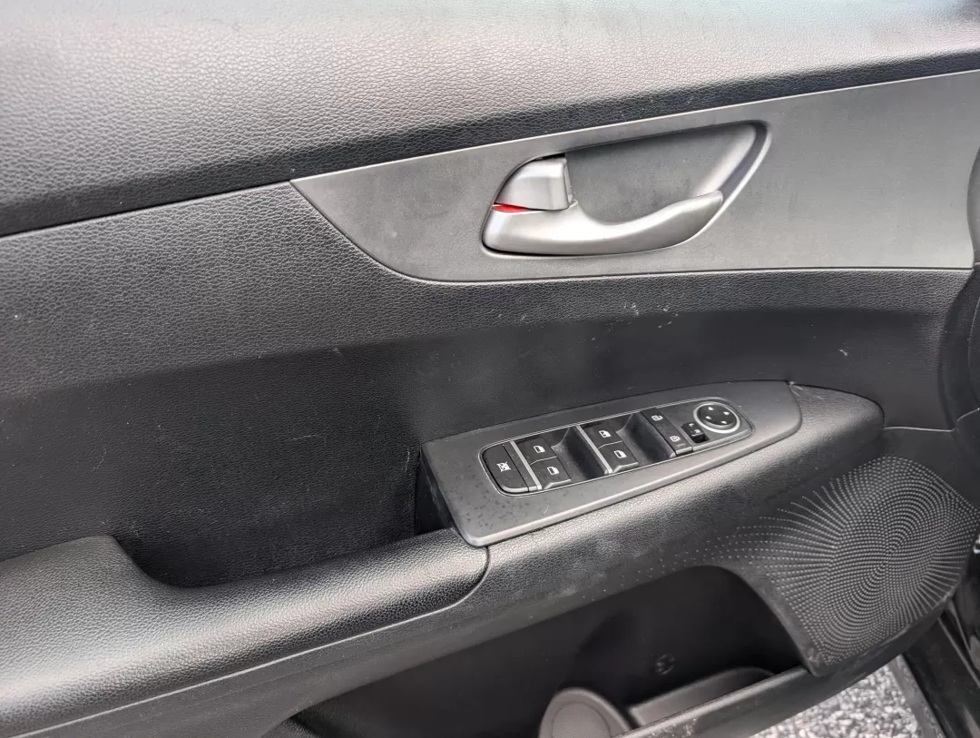 2019 /Black Kia Forte LXS (3KPF24AD2KE) with an Other engine, located at 3959 U.S. 80 W, Phenix City, AL, 36870, (334) 297-4885, 32.469296, -85.135185 - **Discover Your Next Adventure in the 2019 Kia Forte at Gils Auto Phenix City, AL!**<br /> <br /> Are you ready to elevate your daily commute or embark on weekend adventures? The 2019 Kia Forte LXS is the perfect sedan that combines style, efficiency, and modern features, making it ideal for budget - Photo#8