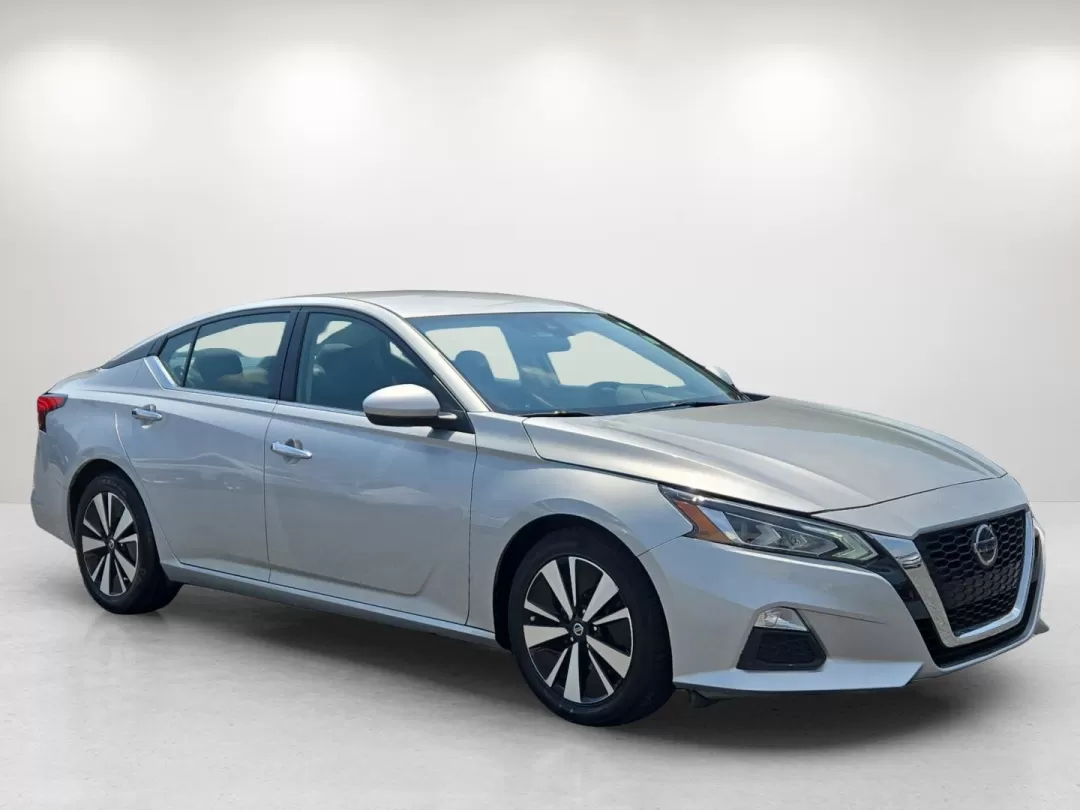 2022 /Charcoal Nissan Altima 2.5 SV (1N4BL4DV3NN) with an Other engine, located at 3959 U.S. 80 W, Phenix City, AL, 36870, (334) 297-4885, 32.469296, -85.135185 - **Experience the Joy of Driving with the 2022 Nissan Altima at Gils Auto - Your Trusted Buy Here Pay Here Dealer in Phenix City, AL!**<br /> <br /> Are you searching for the perfect vehicle that combines comfort, safety, and style for your daily commutes or weekend adventures? Look no further than t - Photo#2
