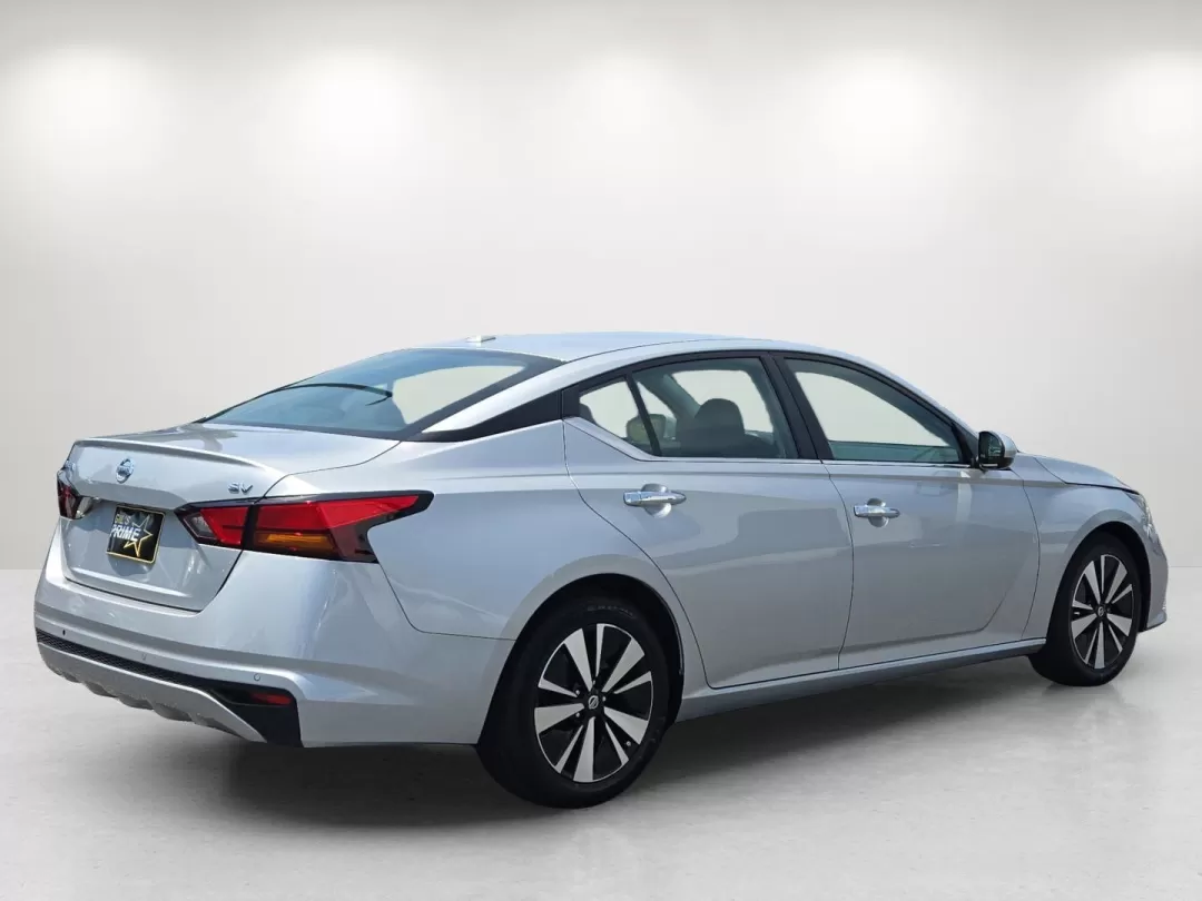2022 /Charcoal Nissan Altima 2.5 SV (1N4BL4DV3NN) with an Other engine, located at 3959 U.S. 80 W, Phenix City, AL, 36870, (334) 297-4885, 32.469296, -85.135185 - **Experience the Joy of Driving with the 2022 Nissan Altima at Gils Auto - Your Trusted Buy Here Pay Here Dealer in Phenix City, AL!**<br /> <br /> Are you searching for the perfect vehicle that combines comfort, safety, and style for your daily commutes or weekend adventures? Look no further than t - Photo#4